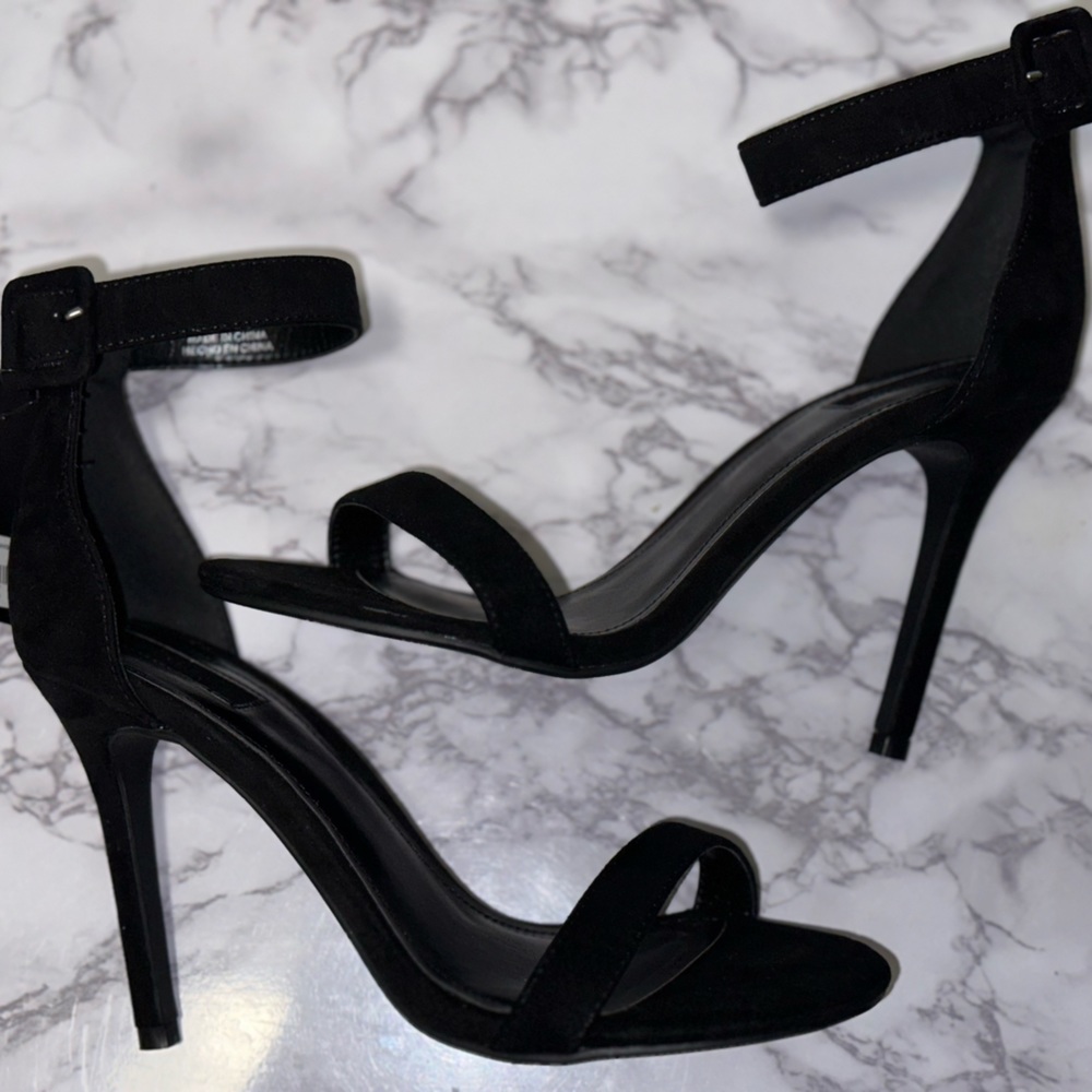 Black stilettos F21 new w/tags